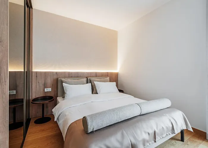 28 - Premium Podgorica