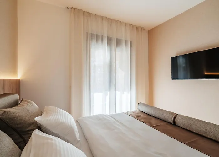 28 - Premium * Podgorica