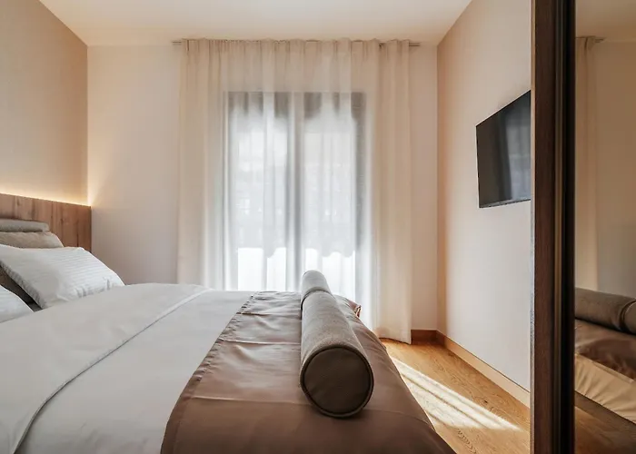 28 - Premium Apartment *