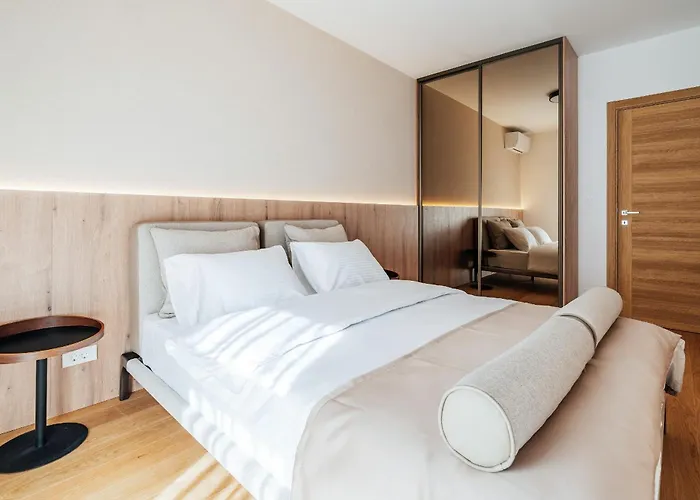 28 - Premium Apartment