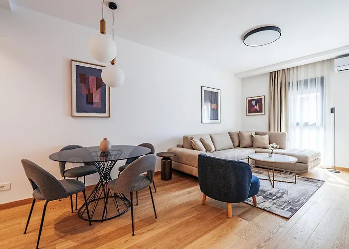 28 - Premium Apartment *