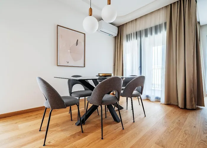 28 - Premium Apartment