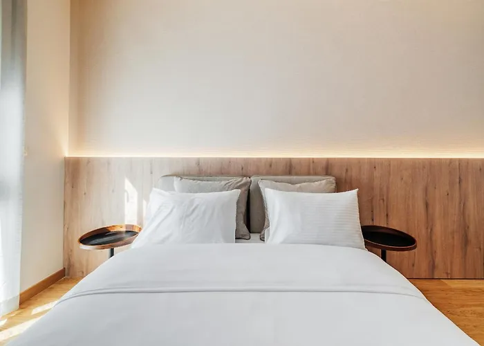 28 - Premium Apartment